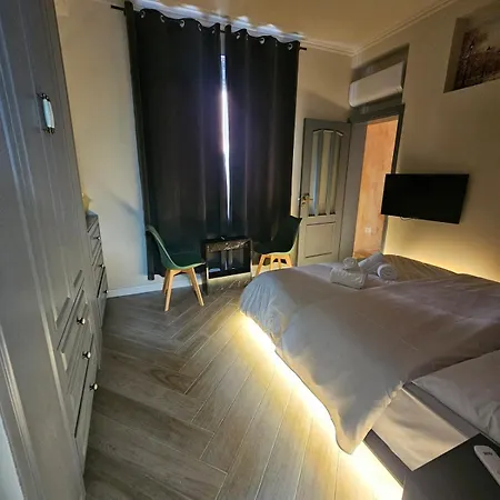 Apartment Myslym Shyri Str *